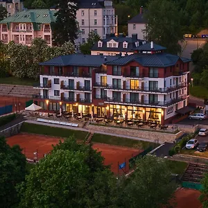 Queens Hotel
